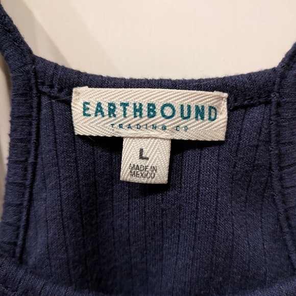 2 EARTHBOUND tops. - Picture 6 of 6